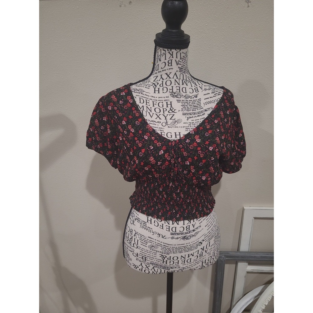 Aeropostale‎ Women's SZ S black ditsy print cropped top cottagecore smocked boho